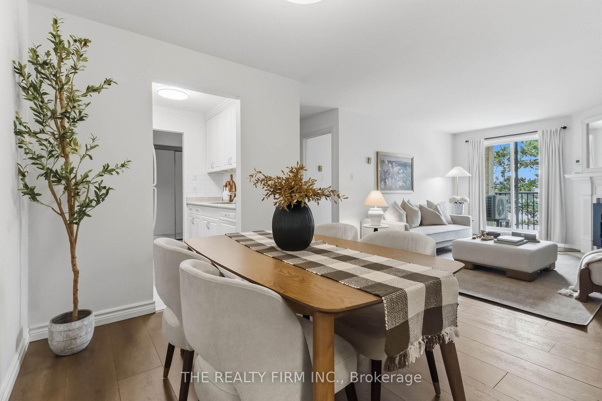 733 Deveron Crescent Unit 210 photo 13