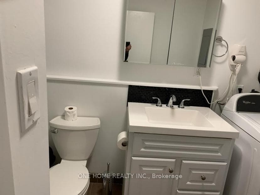 405 Dundas Street Unit 301 photo 13