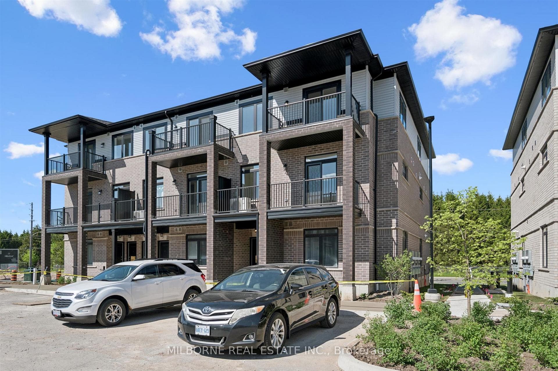 36 Thatcher Drive photo 7