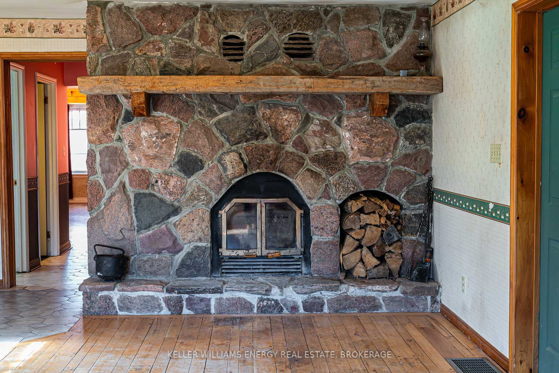2442 Rapids Road photo 9