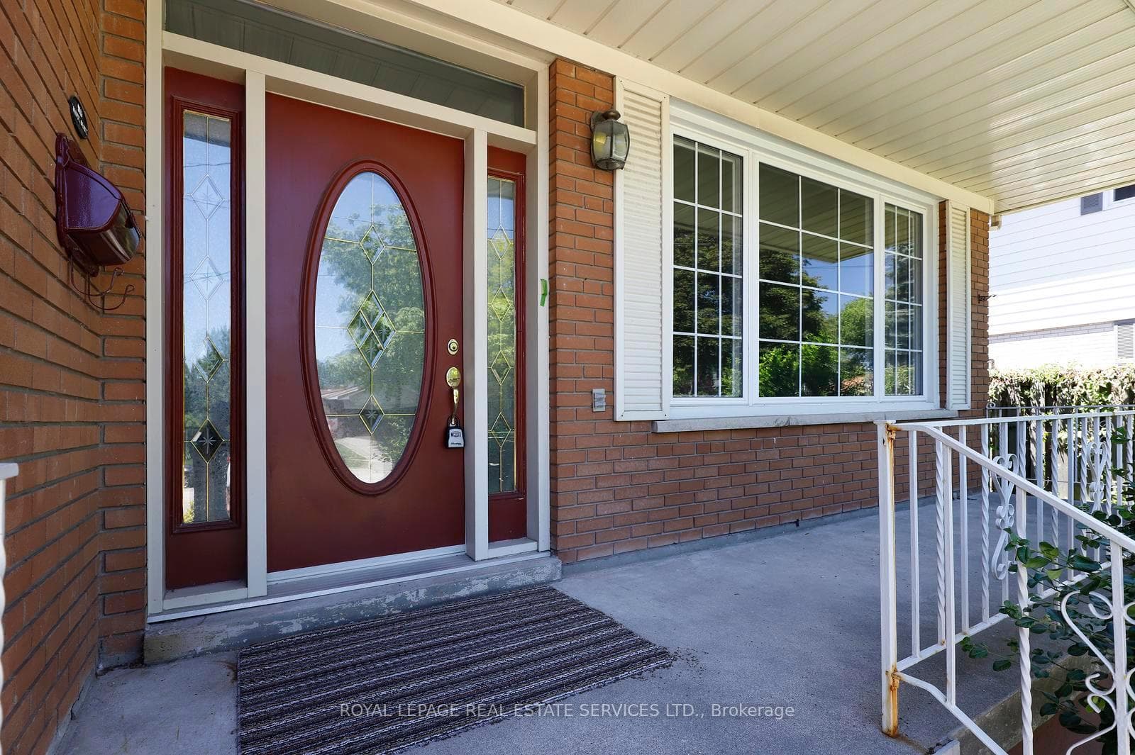 1492 Hillgrove Road photo 3