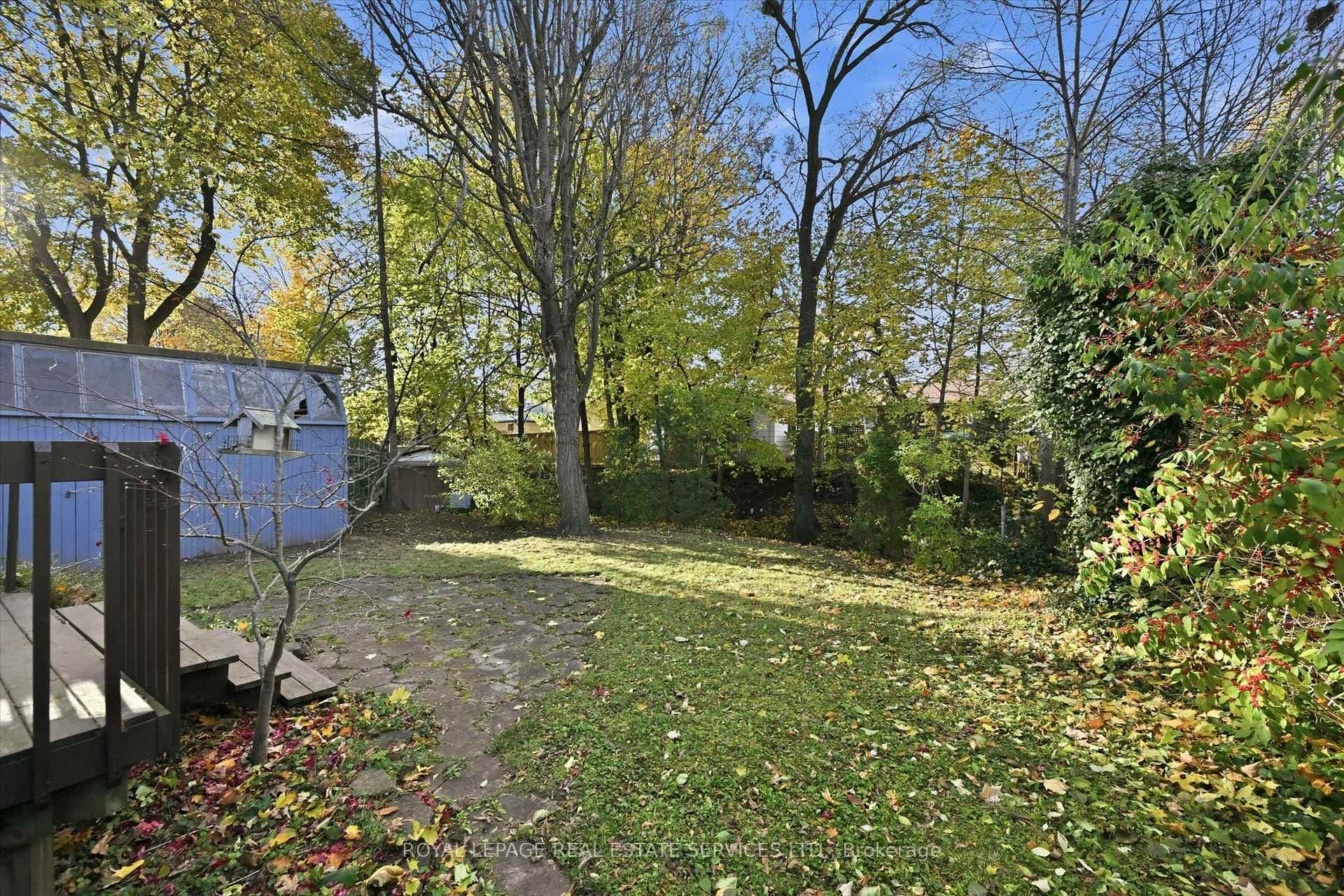 A Natural Setting Backing onto McCraney Creek