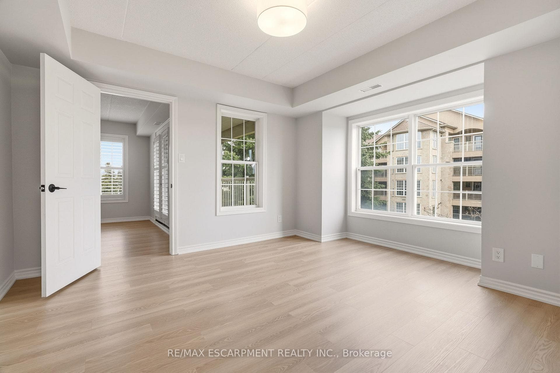 1820 Walkers Line Unit 213 photo 16