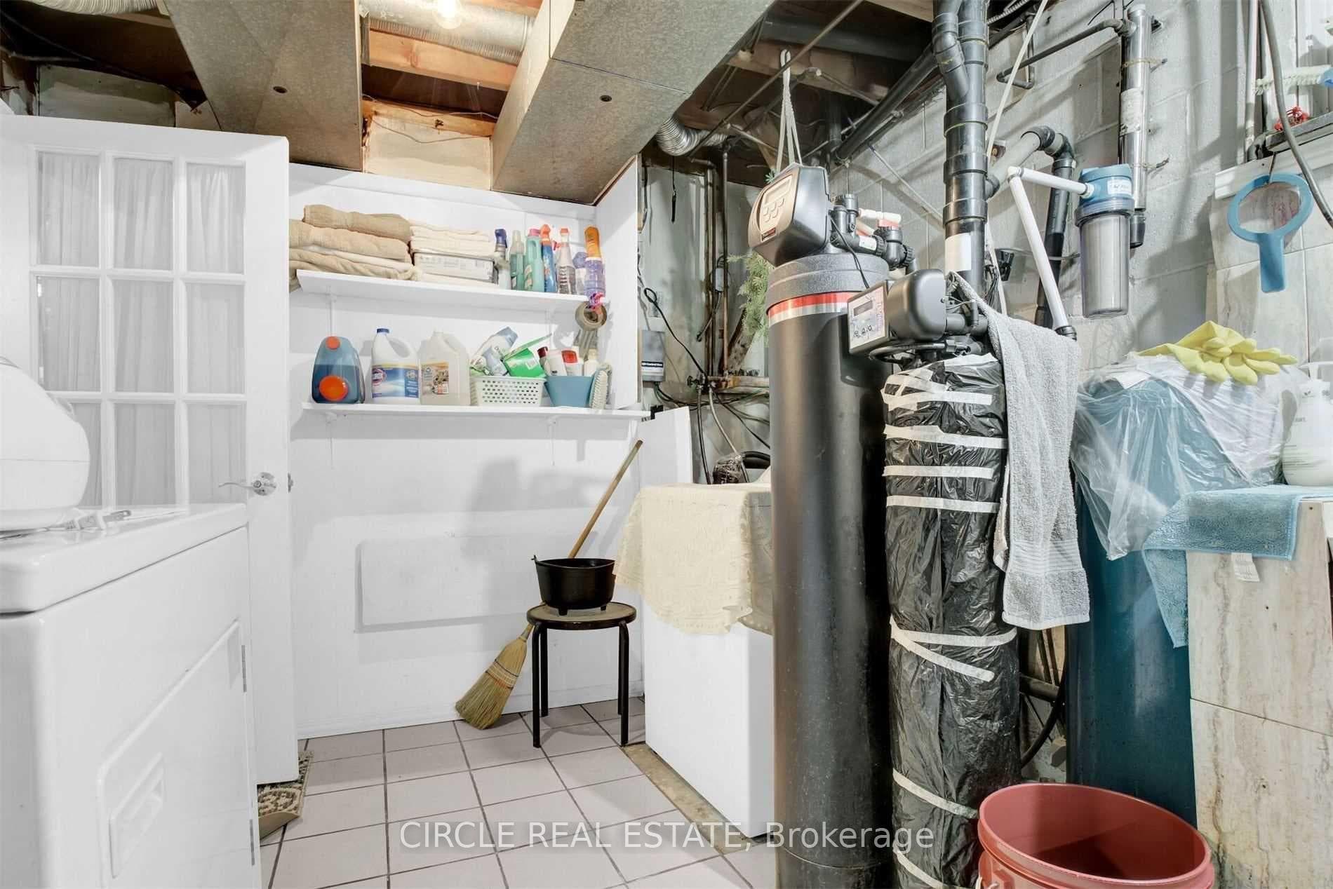 5945 King Street photo 35