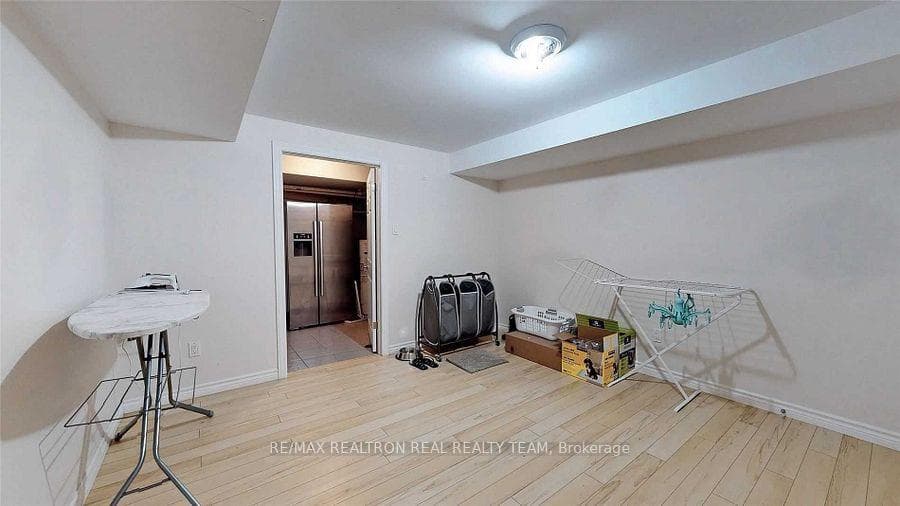 9 Denver Crescent photo 28