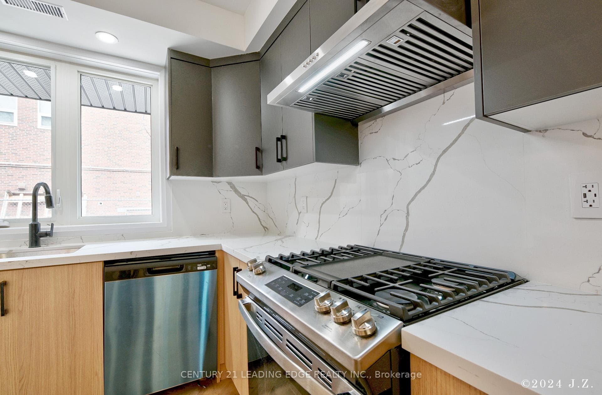 153 Macdonell Avenue Unit Laneway photo 10