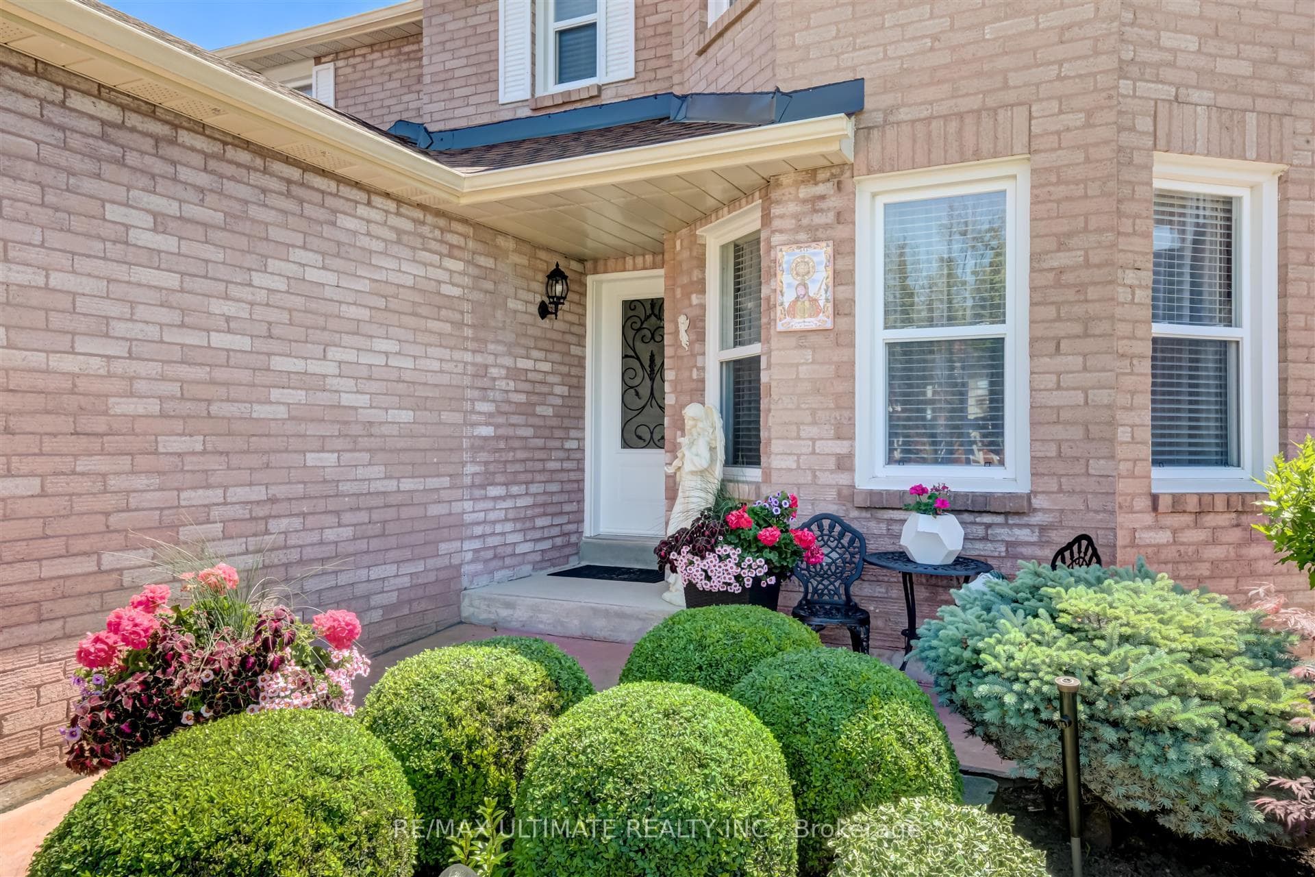 4414 Mayflower Drive photo 2