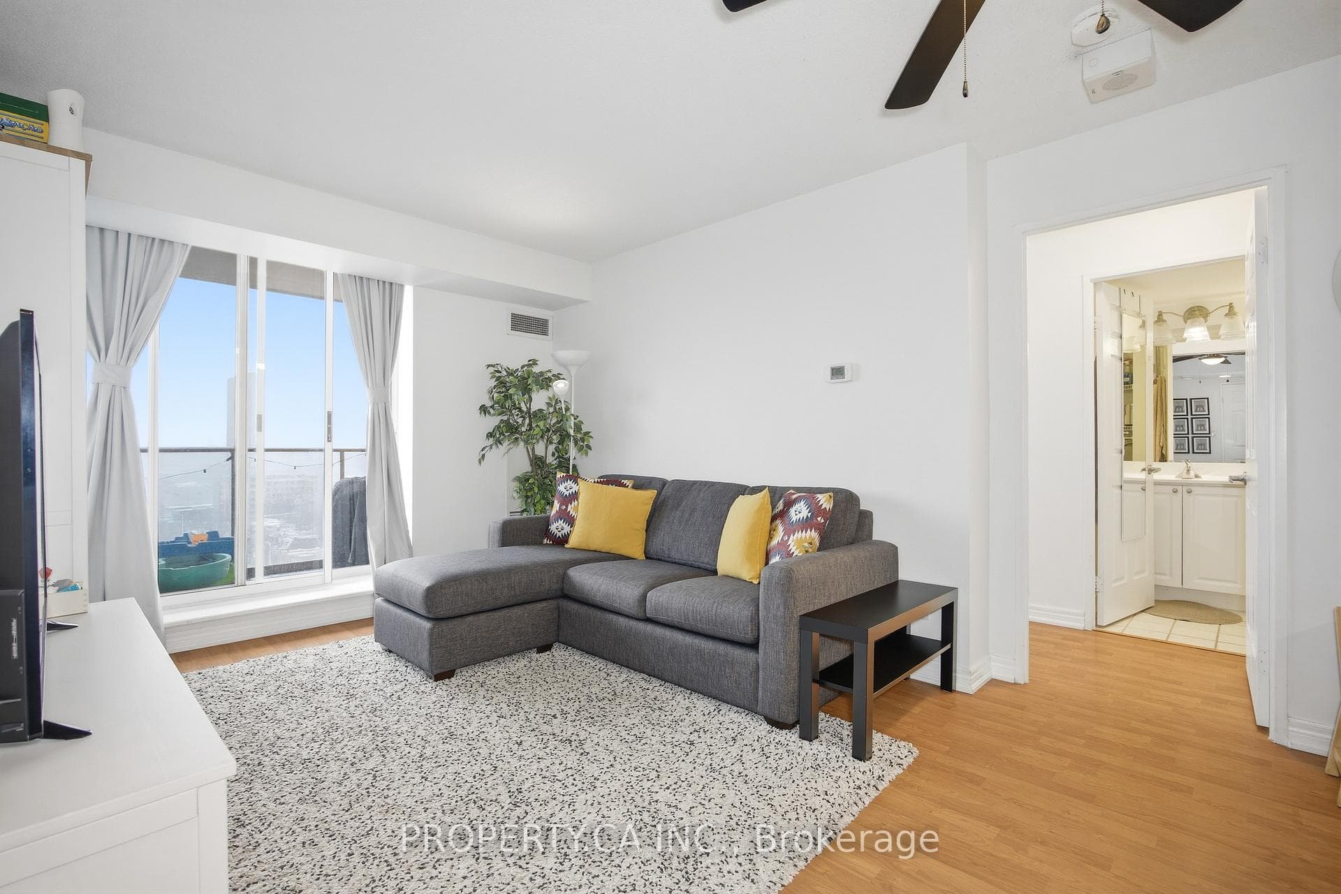 1369 Bloor Street Unit 1311 photo 4
