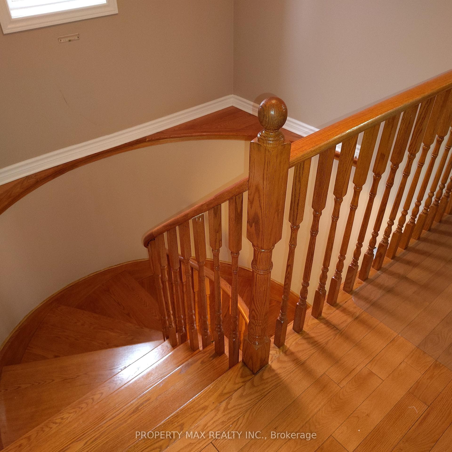 55 Park Place Drive photo 9