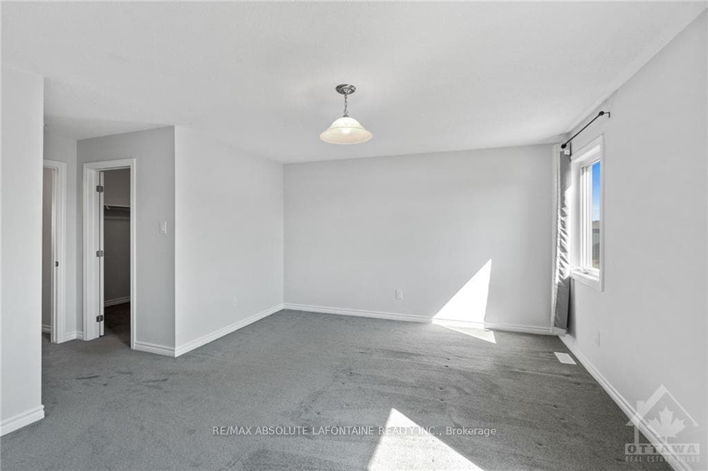 683 ROUNCEY Road photo 22