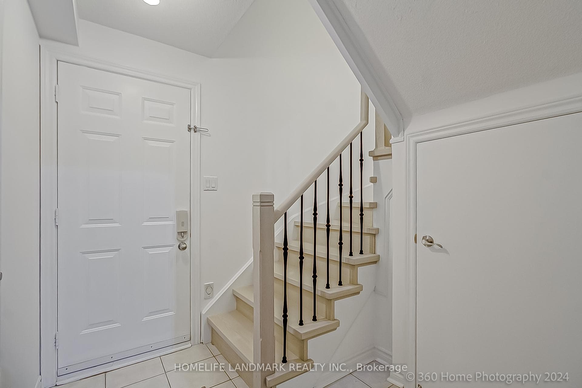 12 William Poole Way photo 15