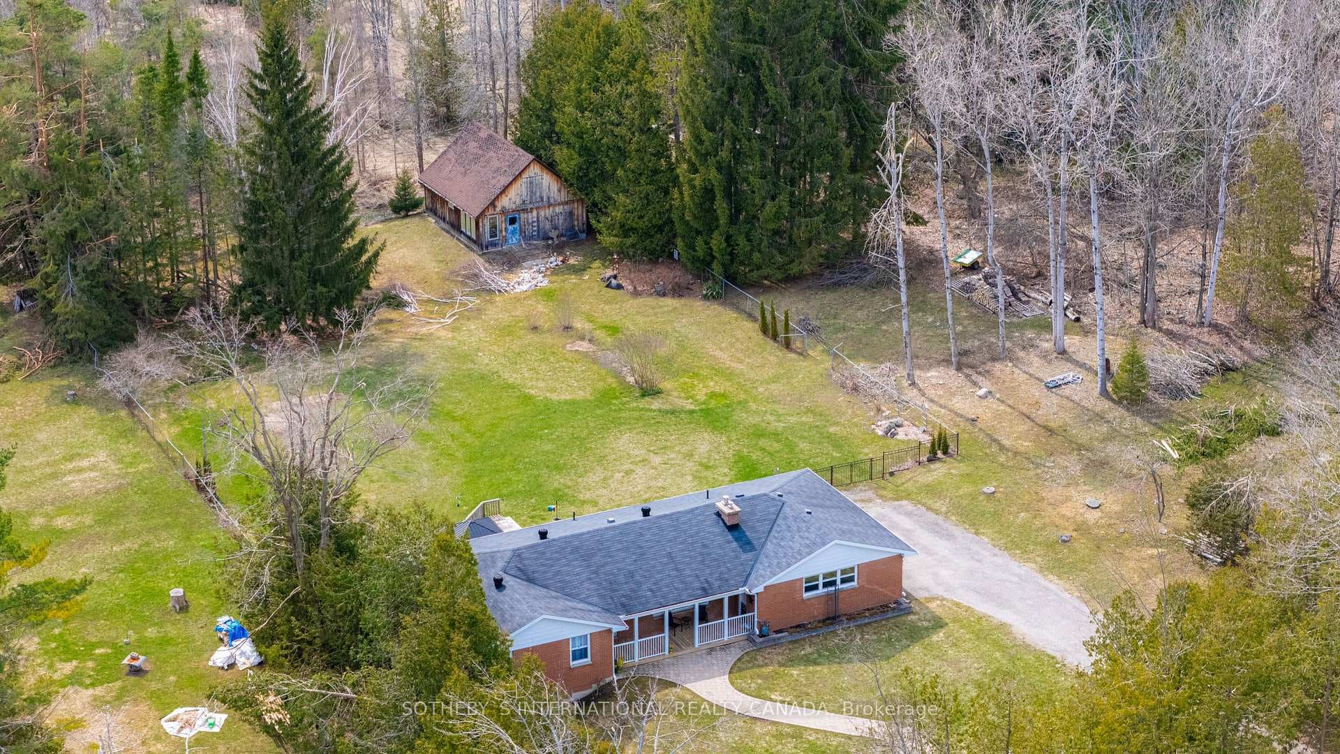 376 Lakeshore Road photo 23
