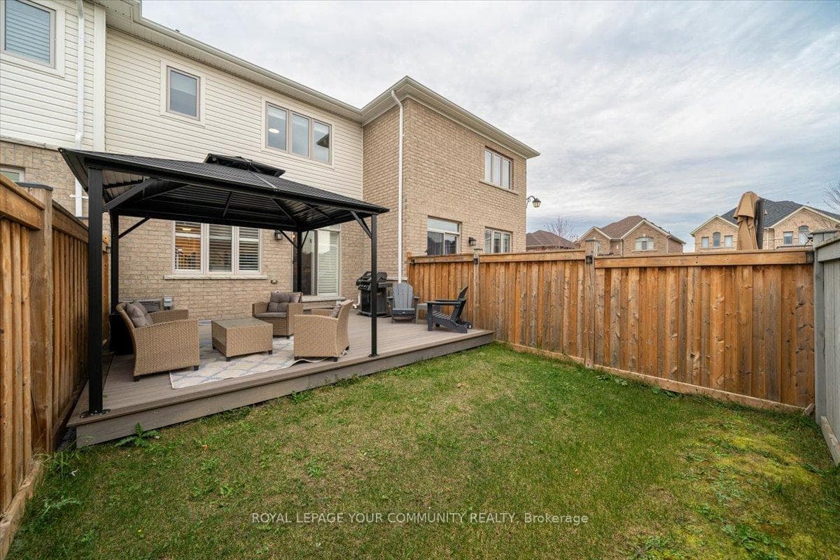 3 Clifford Crescent photo 36