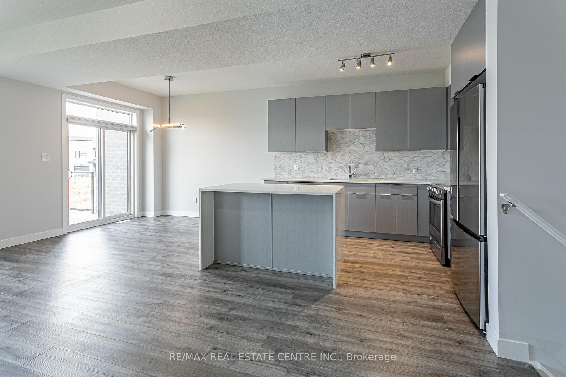 3380 Singleton Avenue Unit 93 photo 9