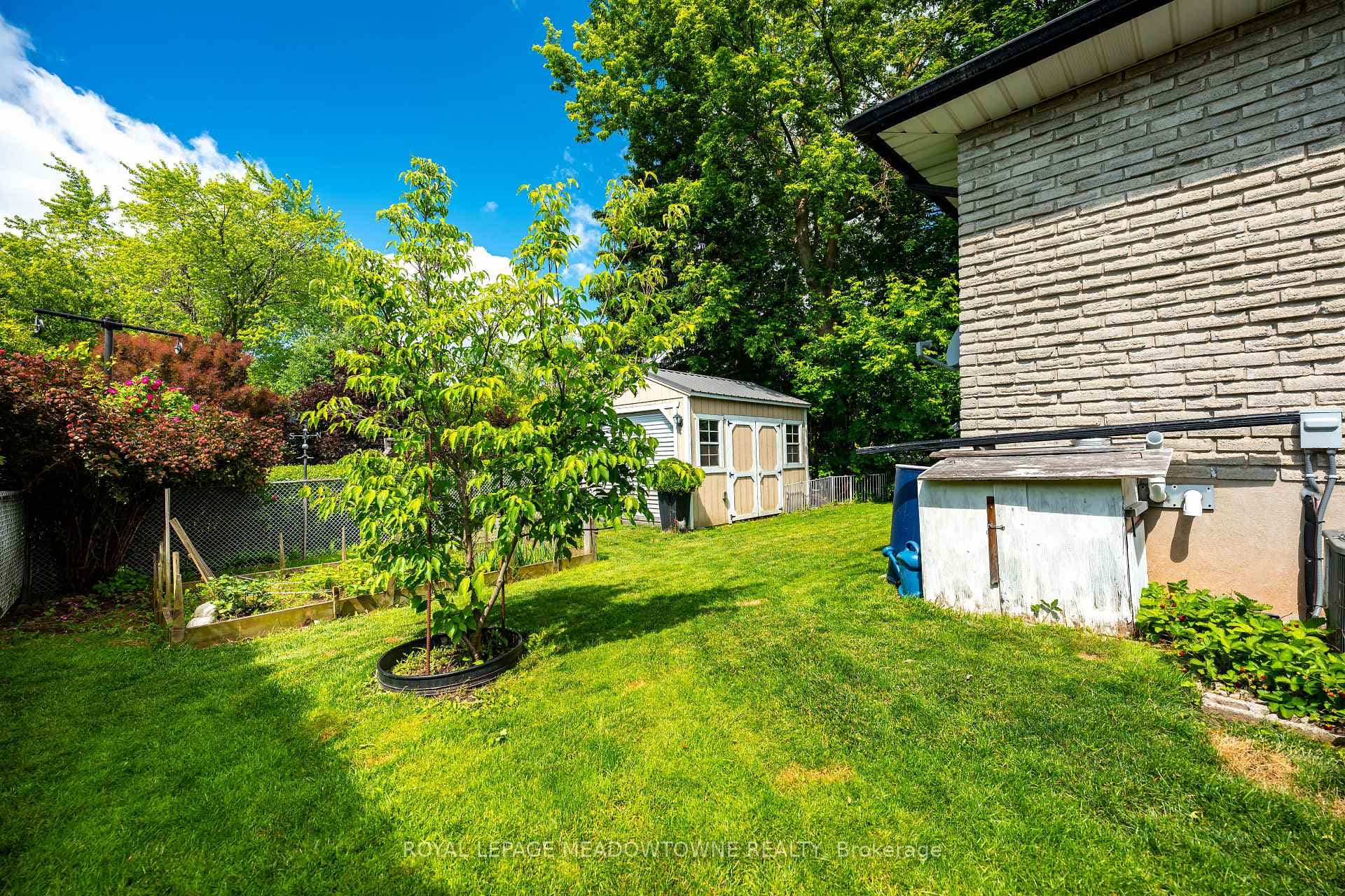 28 Algoma Drive photo 48