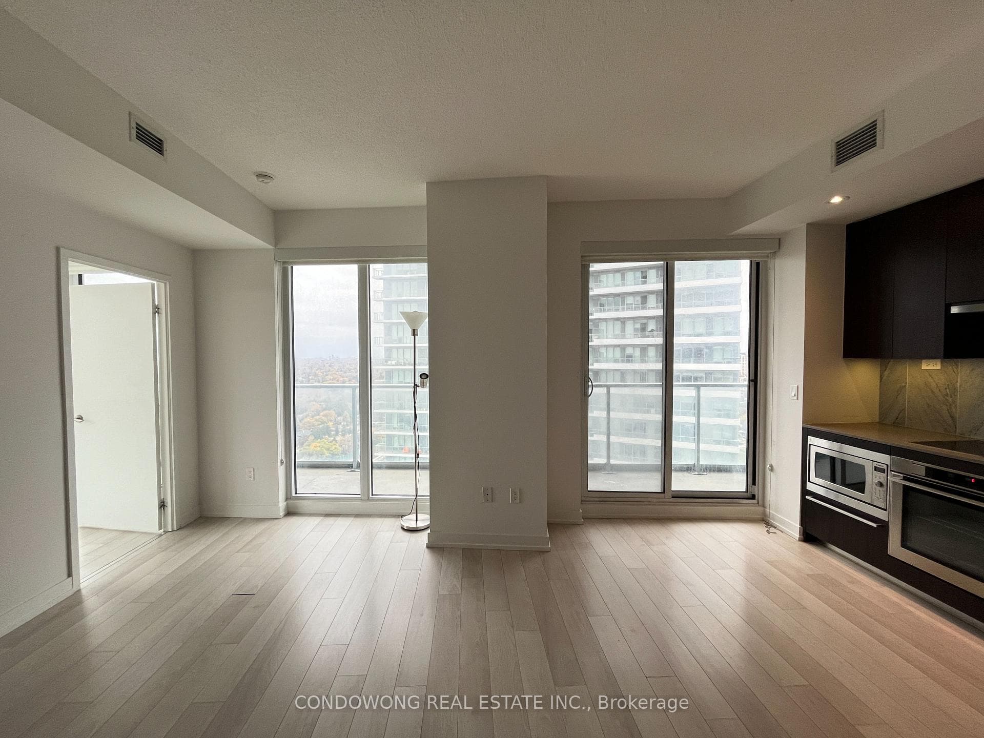 117 McMahon Drive Unit 3103 photo 5