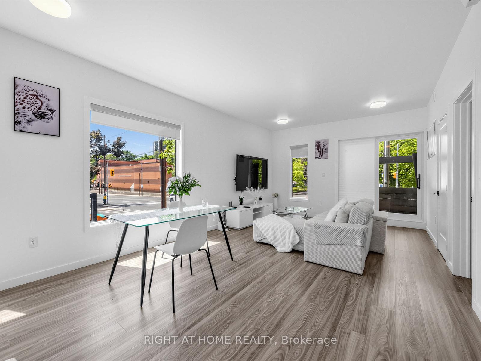 148 Glenlake Avenue Unit #5 photo 2