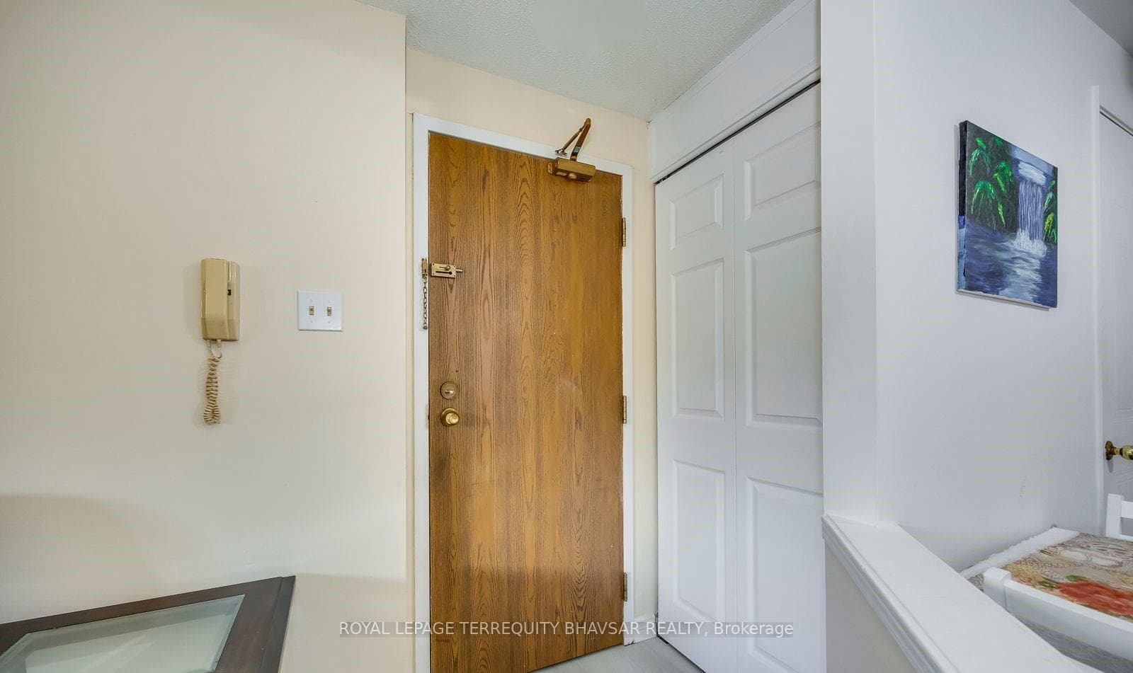 565 Greenfield Avenue Unit 902 photo 4
