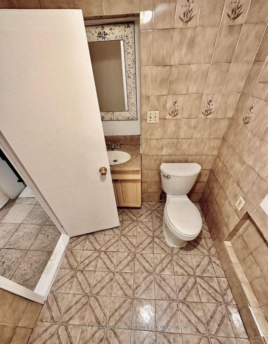 60 Brock Avenue Unit B2 photo 15