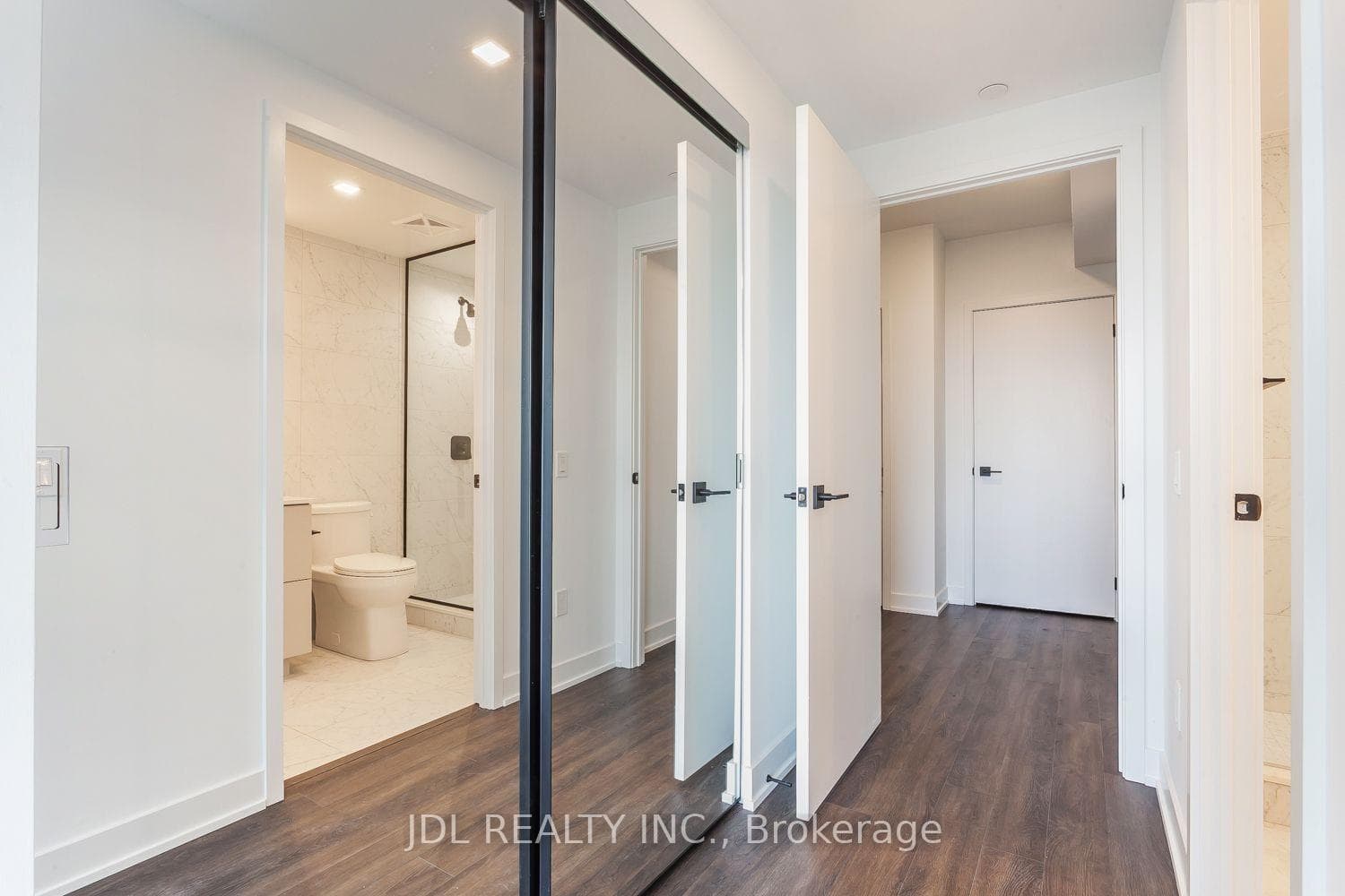 609 Sherbourne Street Unit 3709 photo 12