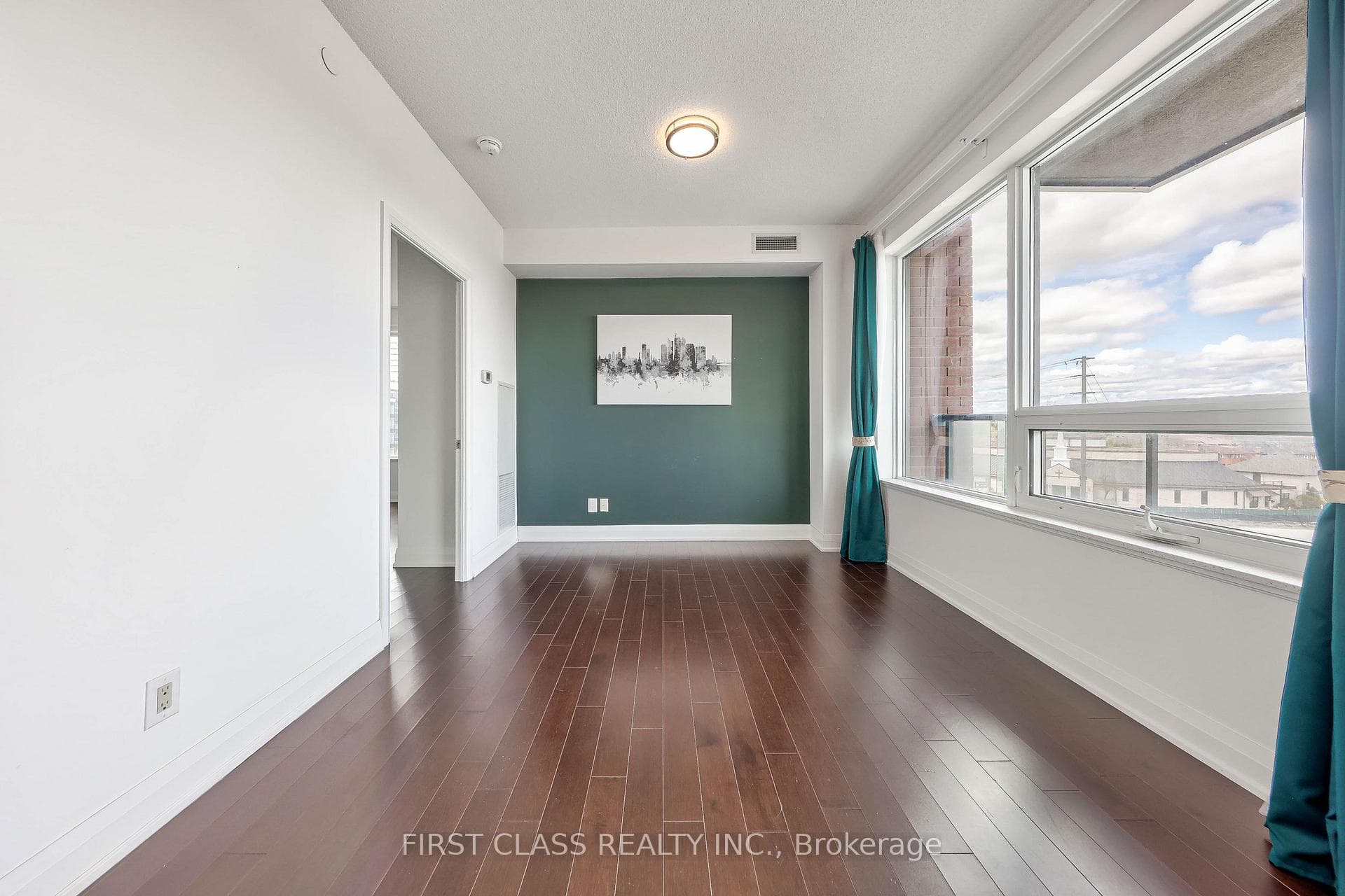 28 Uptown Drive Unit 610 photo 18