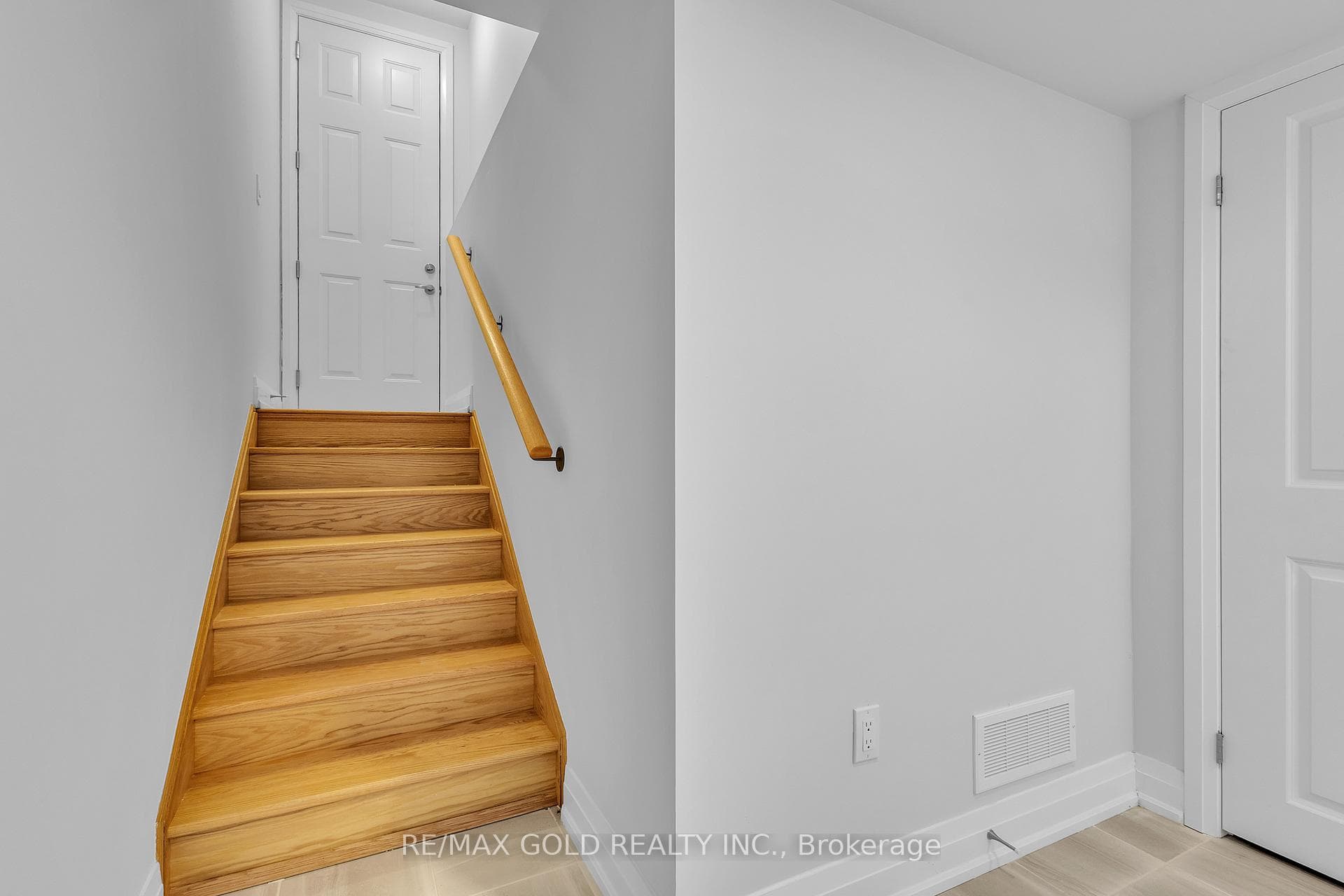916 Knights Lane photo 35