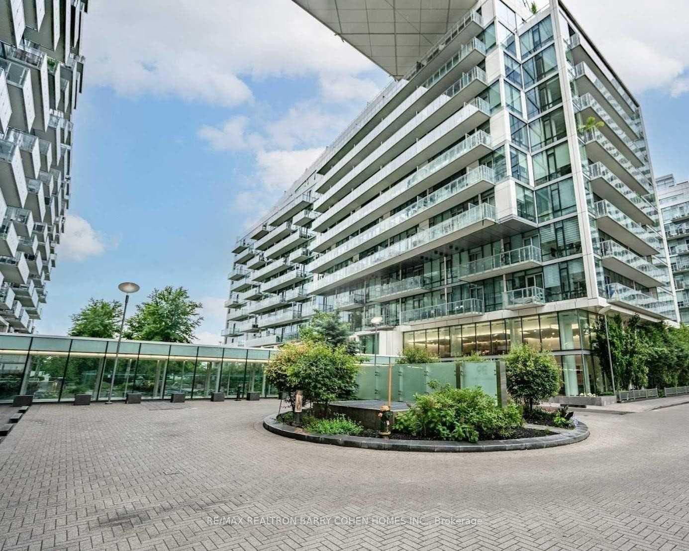39 Queens Quay Unit 520 photo 2