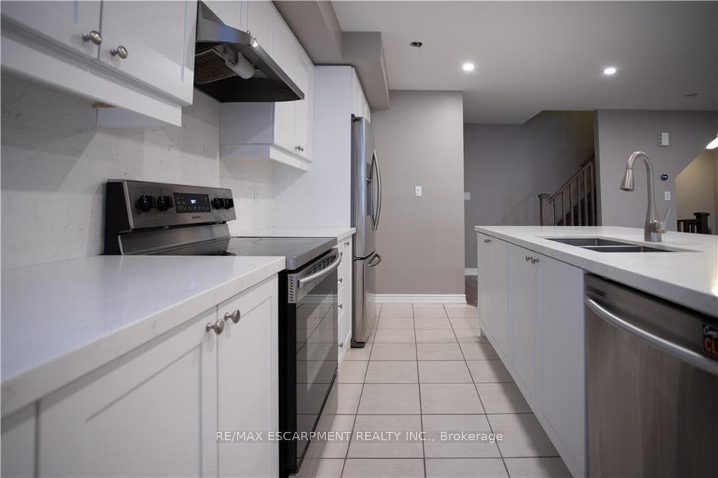 560 Allport Gate photo 10