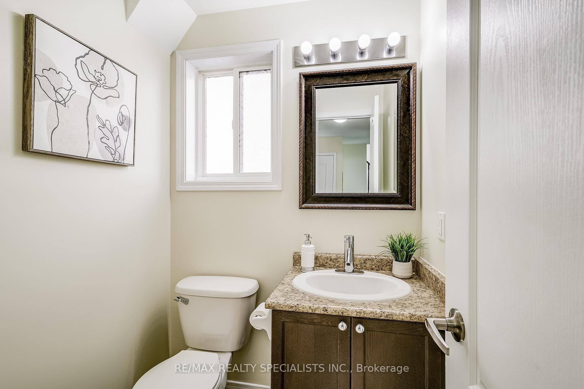 2116 GALLOWAY Street photo 5