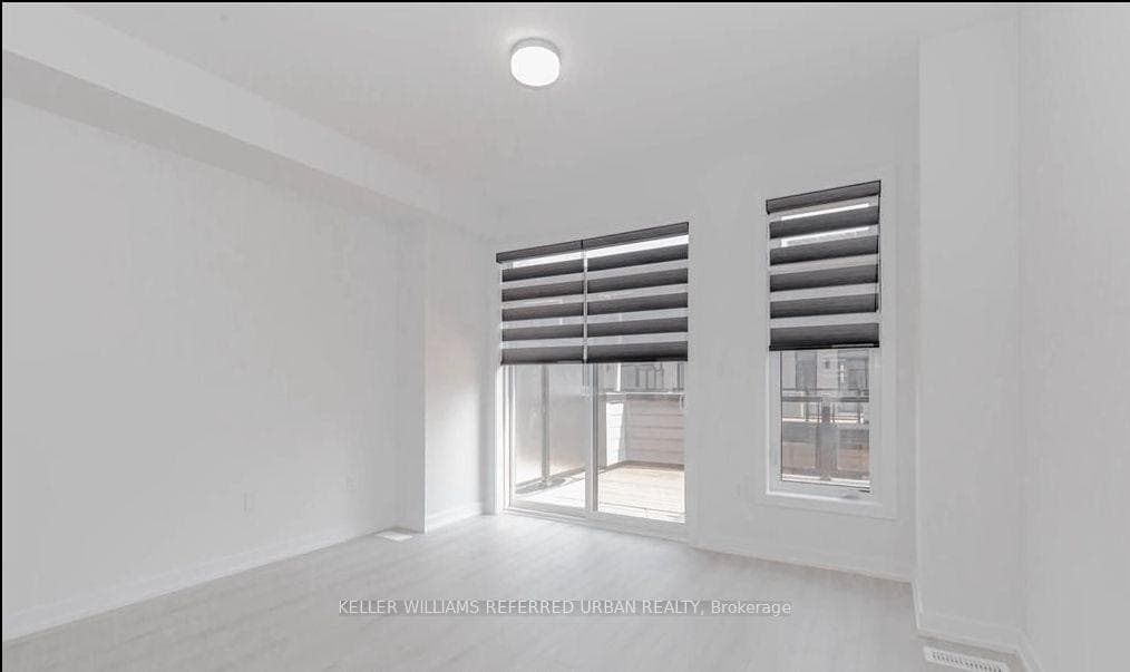 1579 Midland Avenue photo 2
