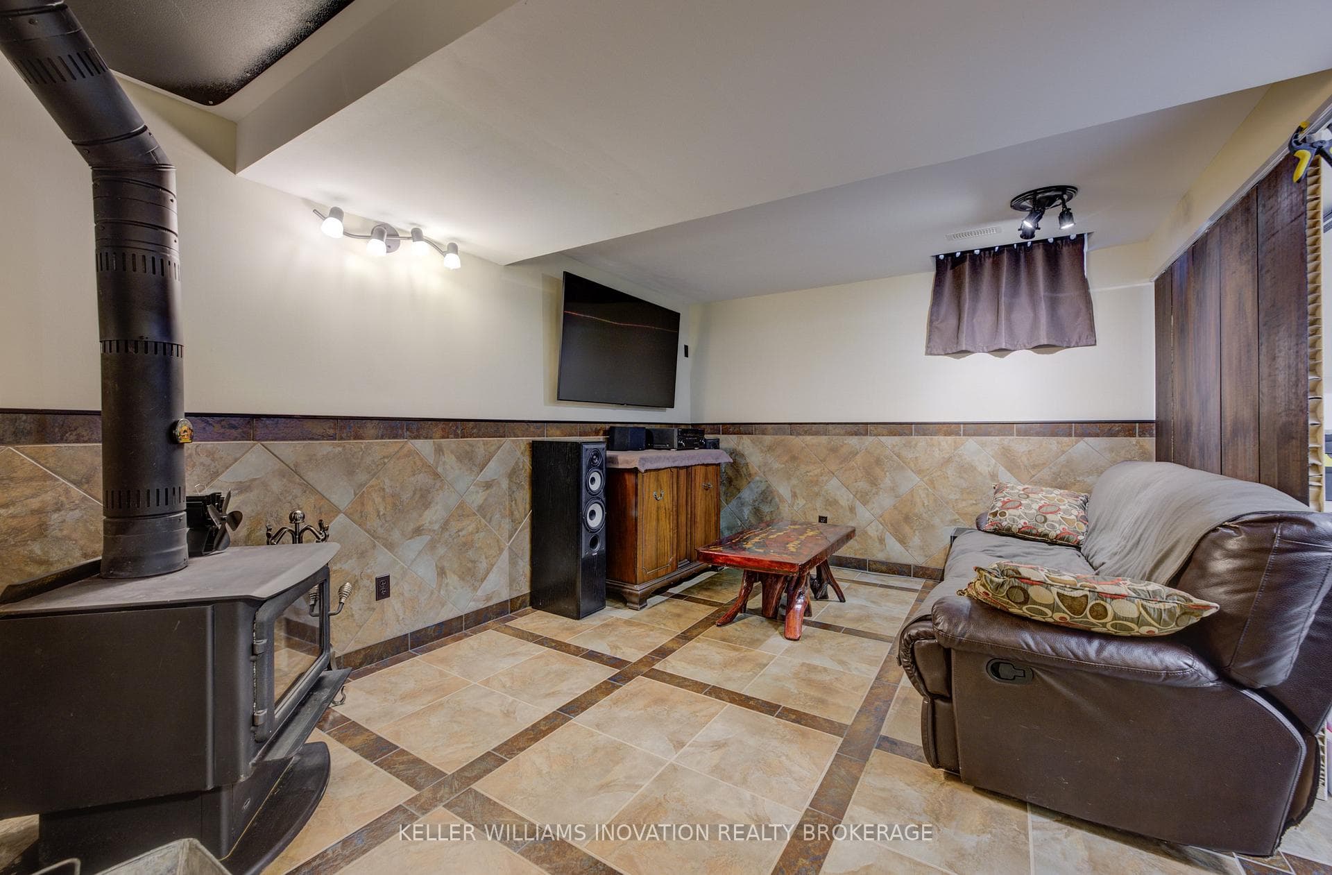 131 VERONICA Drive photo 15
