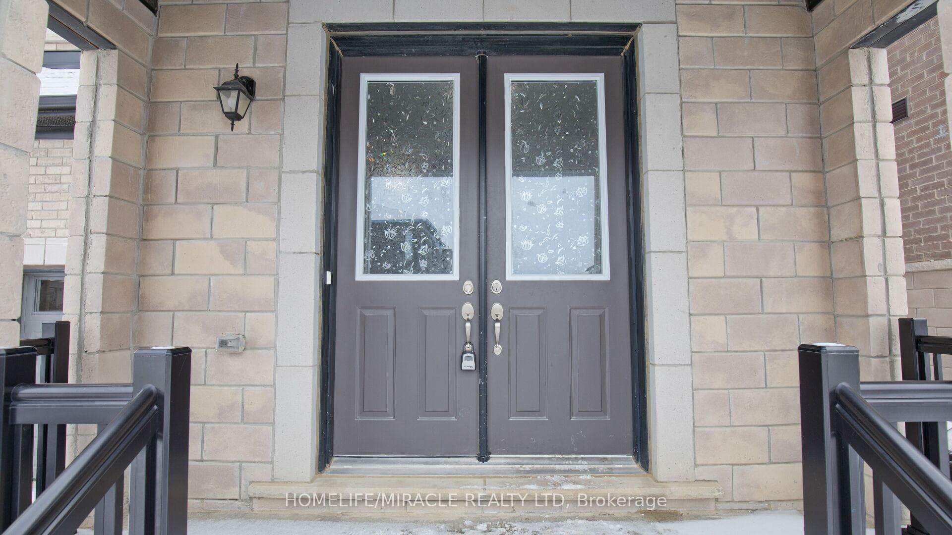 51 calabria Drive photo 3
