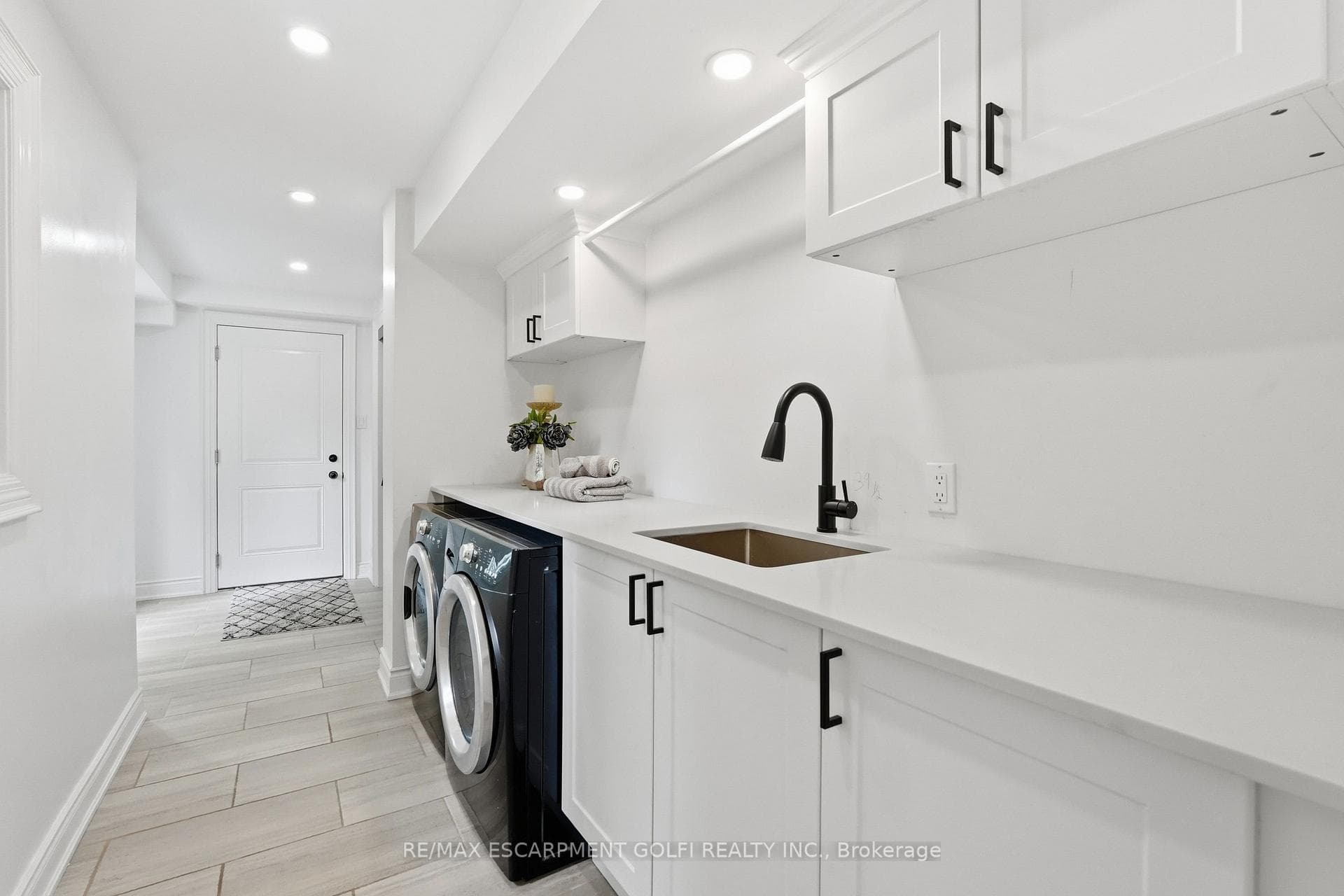 332 Woodworth Drive photo 18