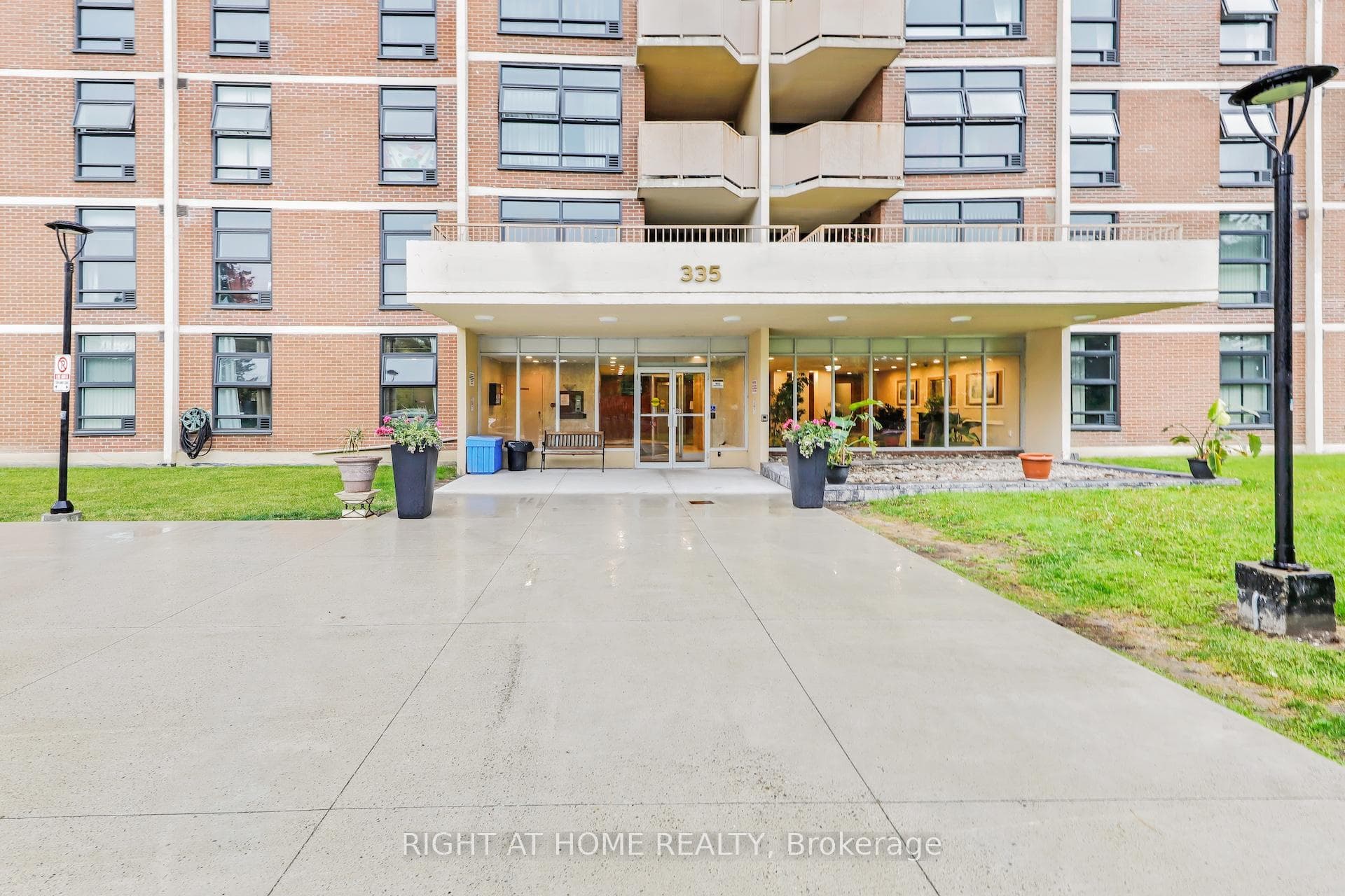 335 Driftwood Avenue Unit 701 photo 4