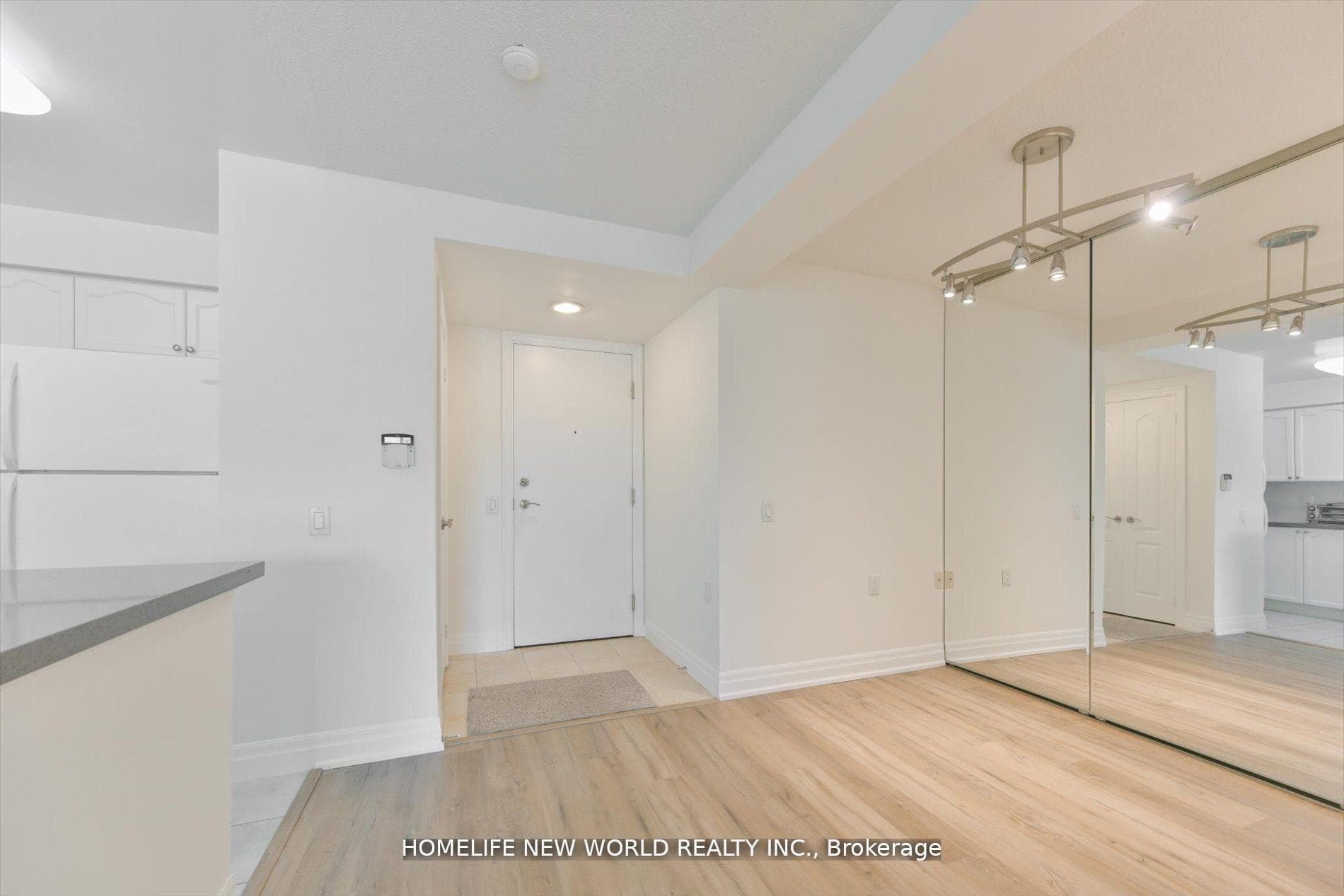 21 Hillcrest Avenue Unit 607 photo 12
