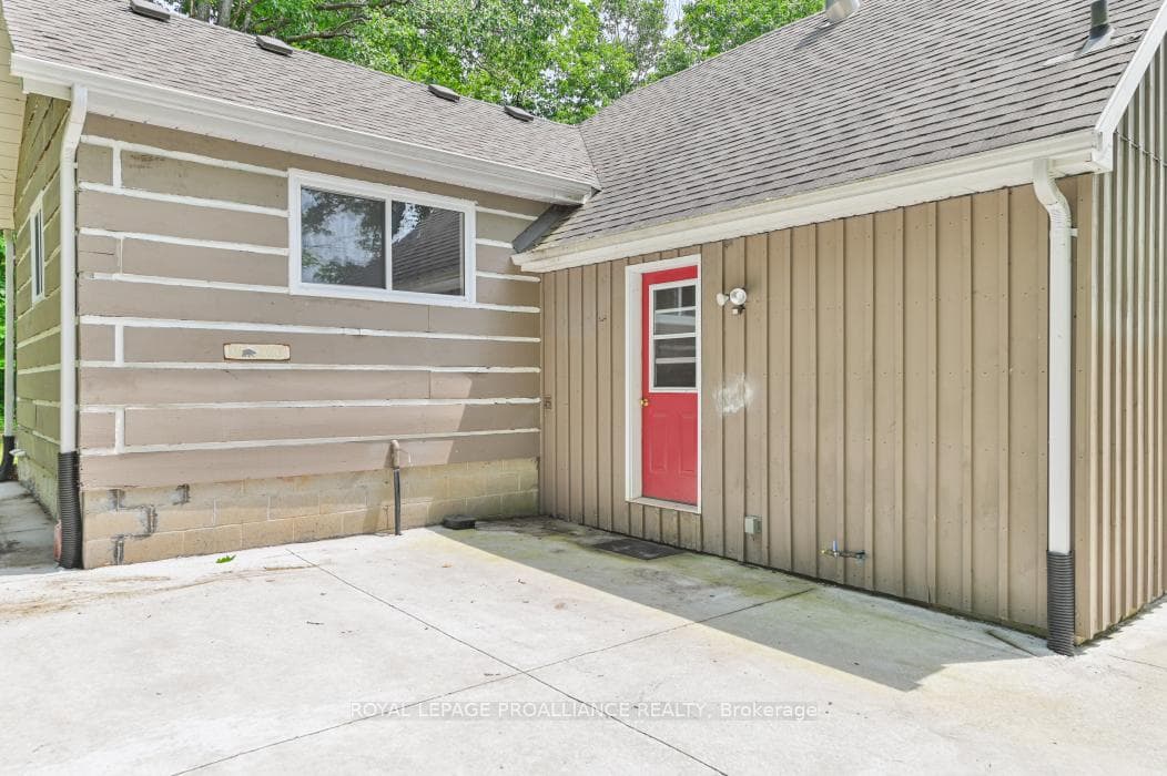 679 Sulphide Road photo 24