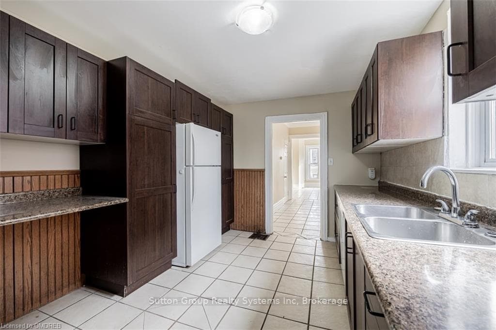 255 WENTWORTH Street photo 11