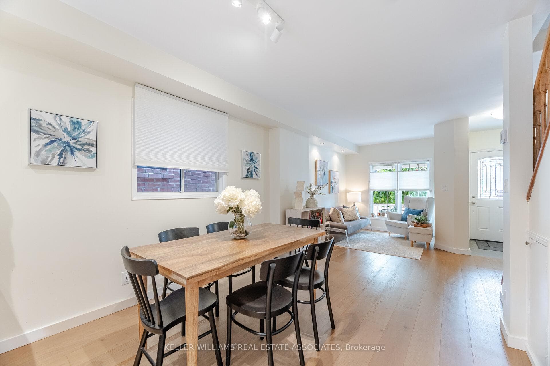 561 Oakwood Avenue photo 8