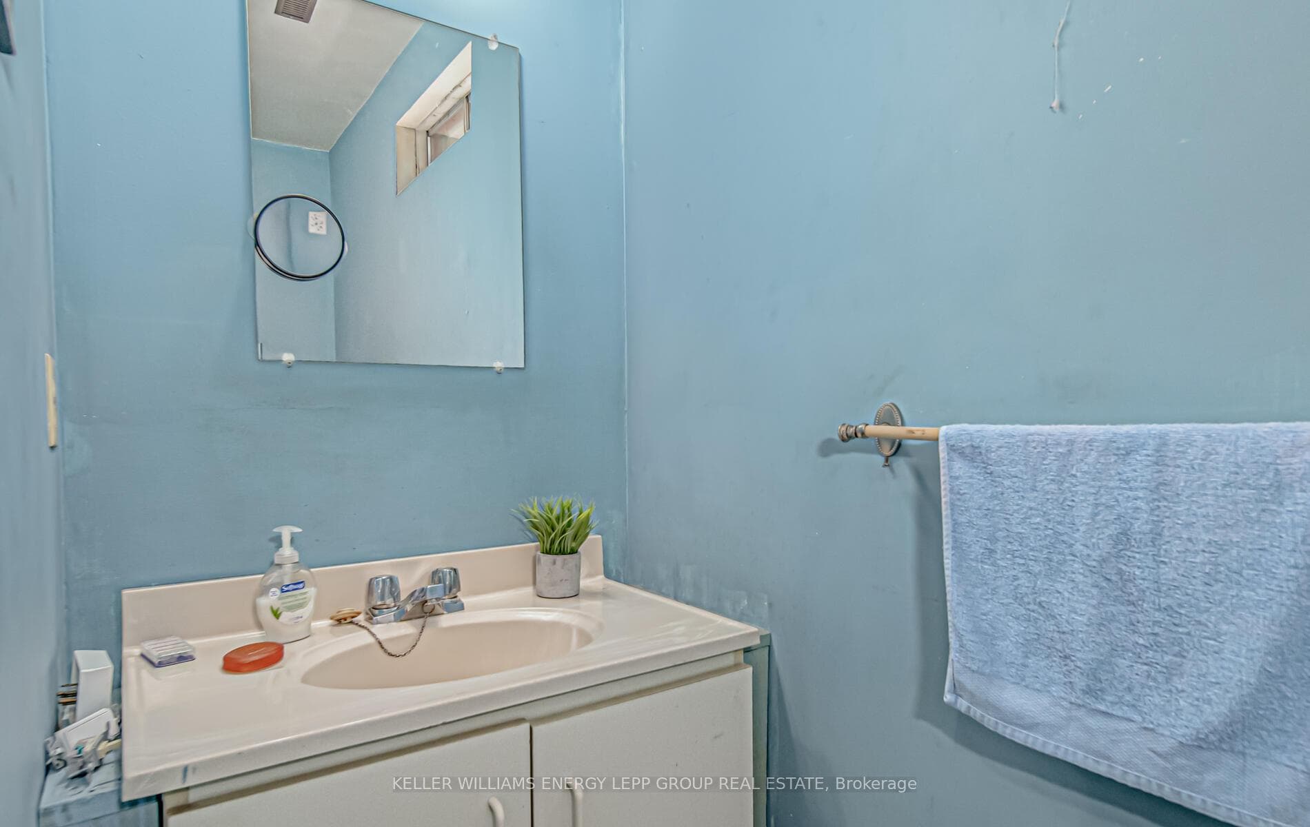 1267 Northmount Street photo 17