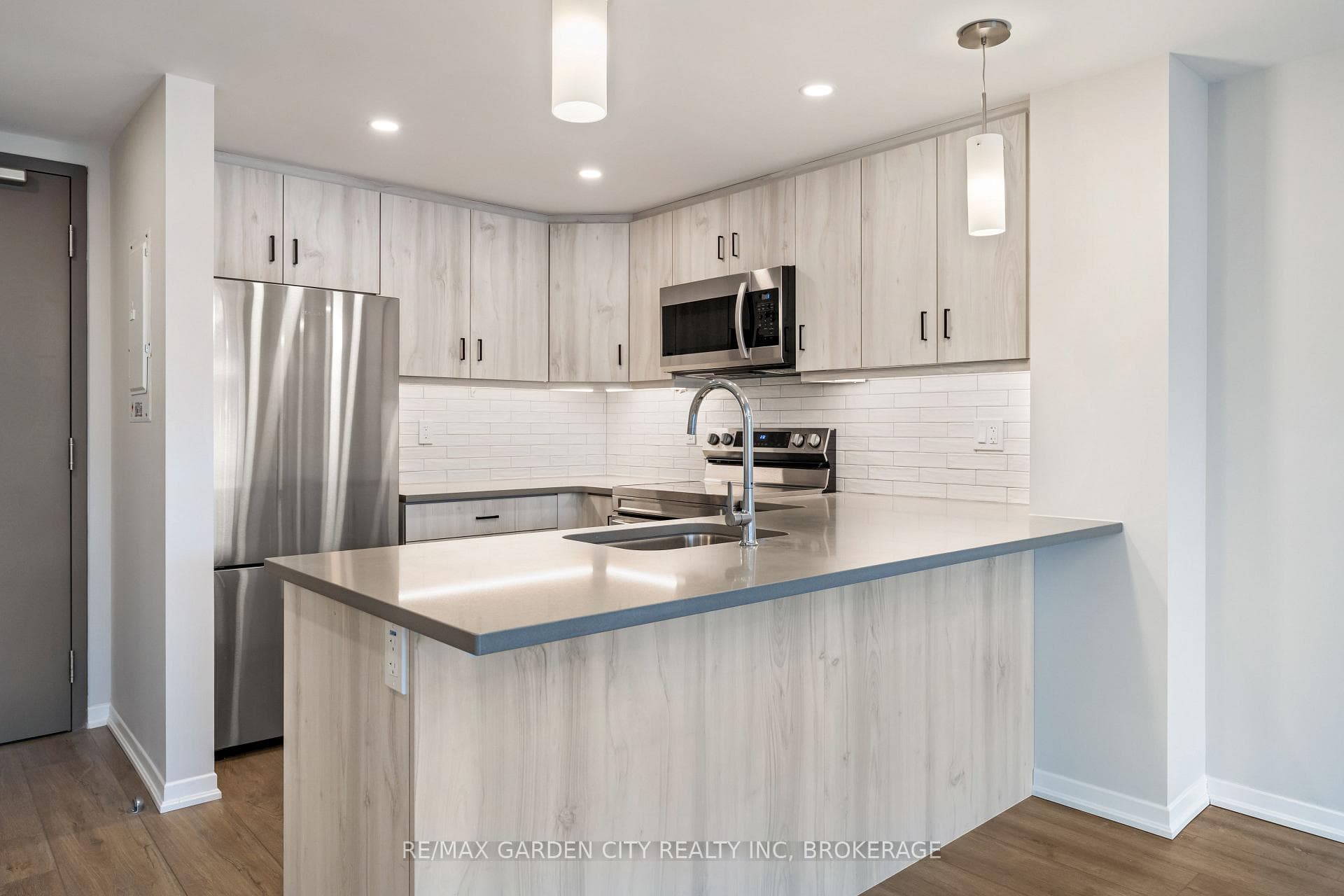 3998 Victoria Avenue Unit 110 photo 8