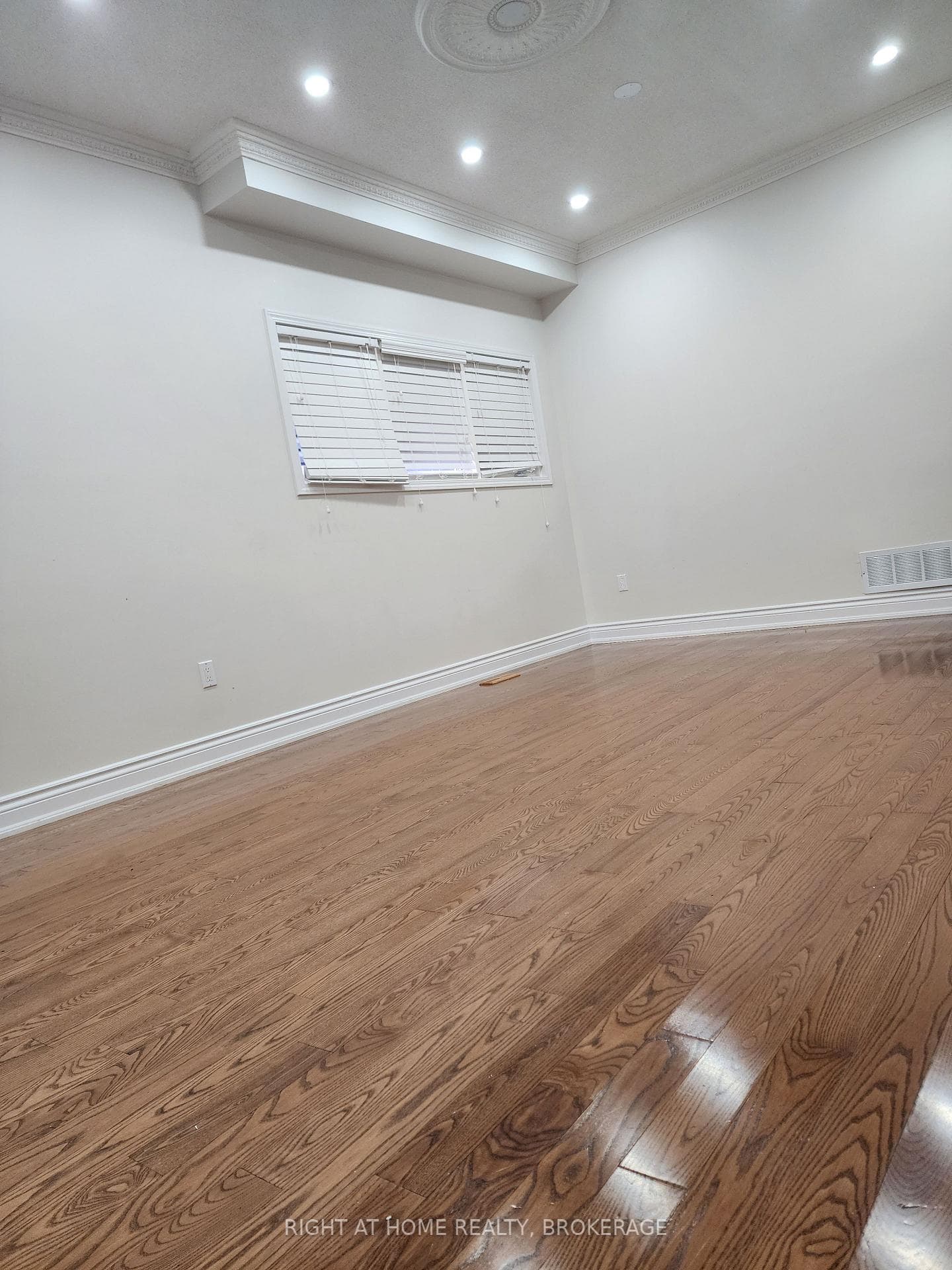 5180 Blue Spruce Avenue photo 5