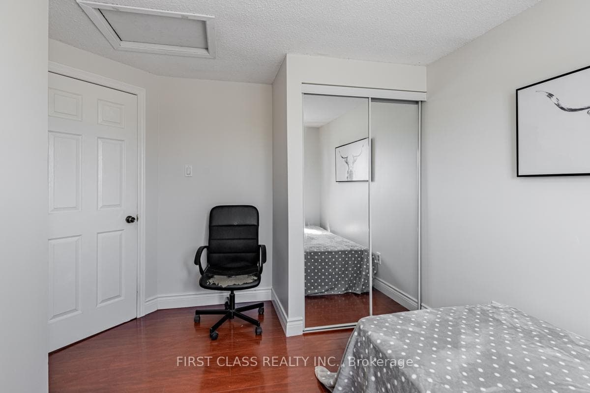 27 Brimstone Crescent photo 22