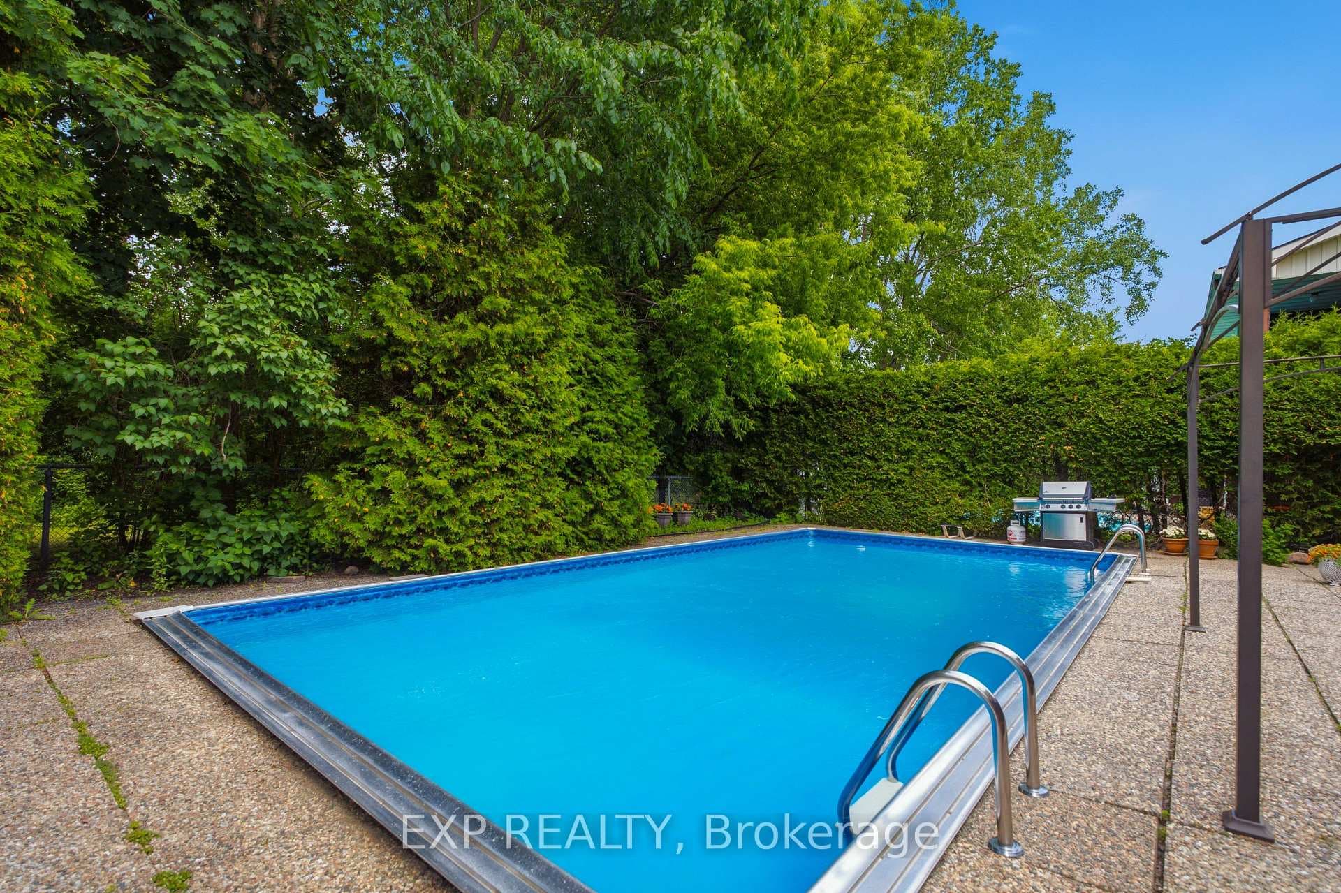 Mature trees, complete privacy