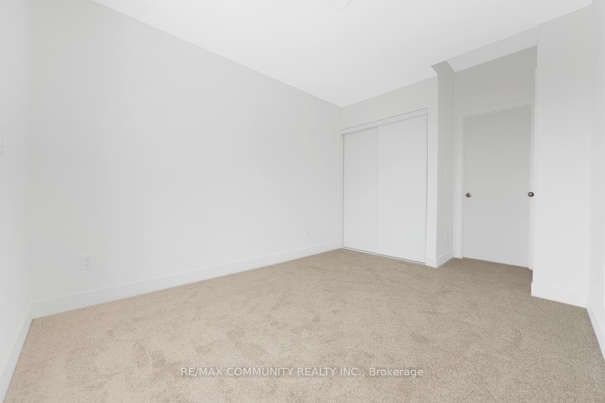 16 Melbourne Avenue Unit 201C photo 8