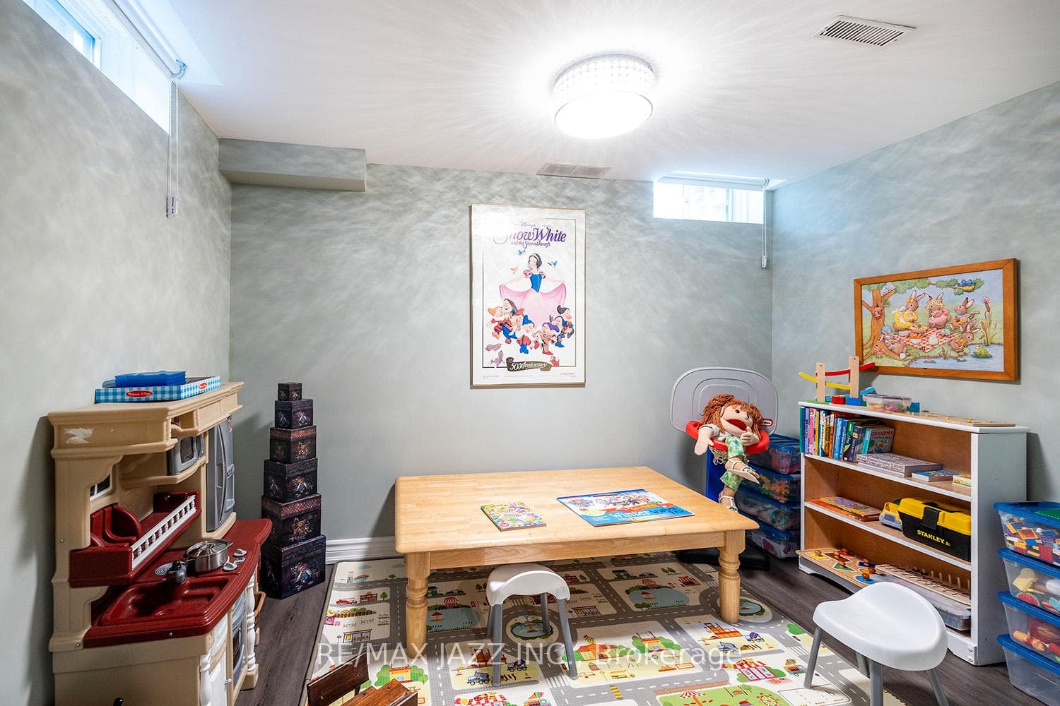 11 White Cliffe Drive photo 33