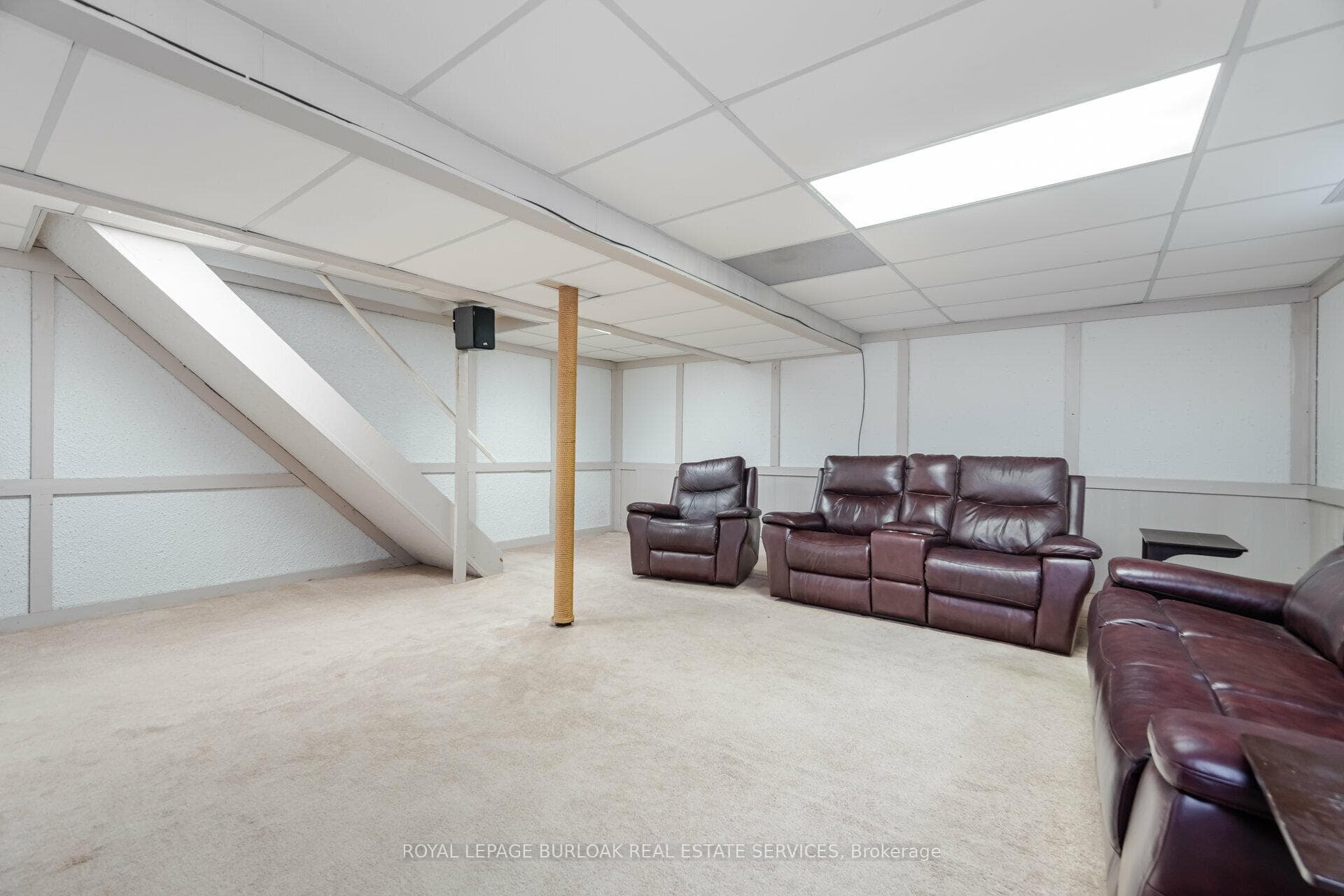 831 Maple Avenue photo 29