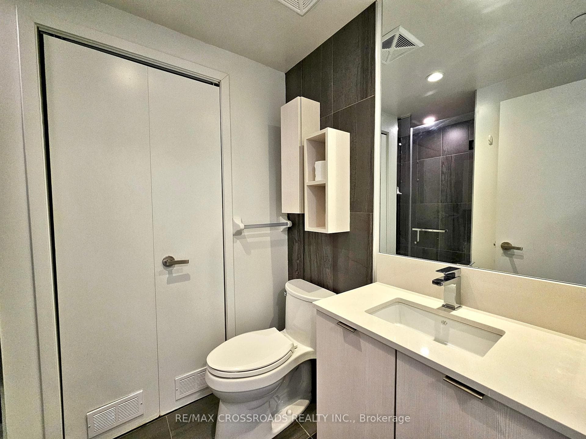 195 Redpath Avenue Unit 3113 ST photo 4