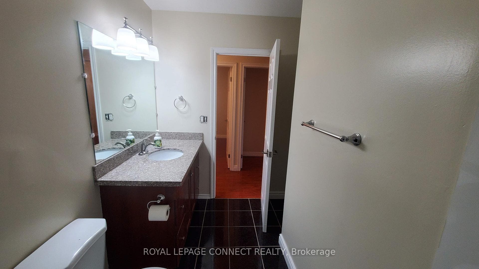 1206 Wakefield Crescent Unit Main photo 13