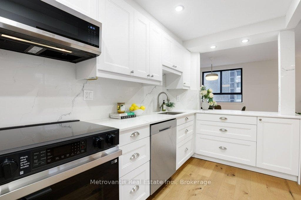 470 Laurier Avenue Unit 708 photo 6