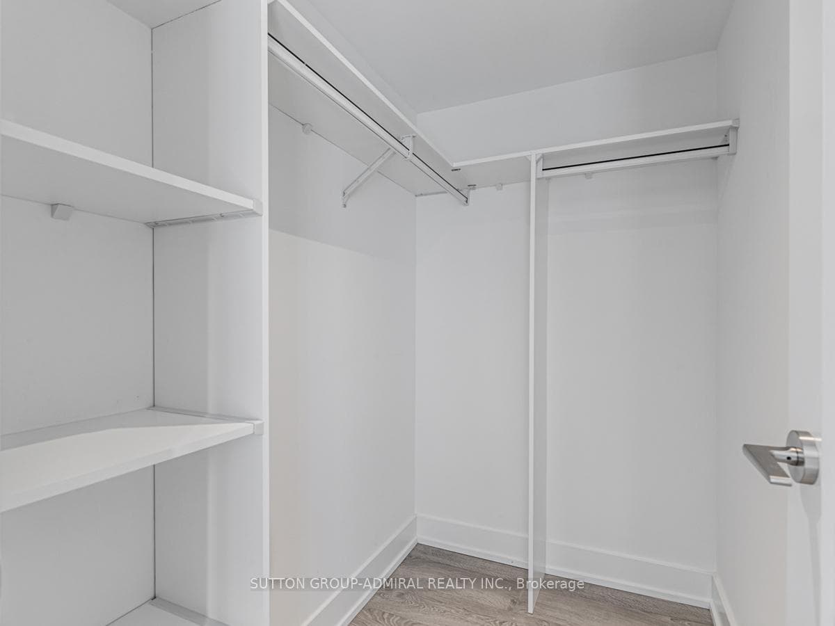 7 Mabelle Avenue Unit 301 photo 16